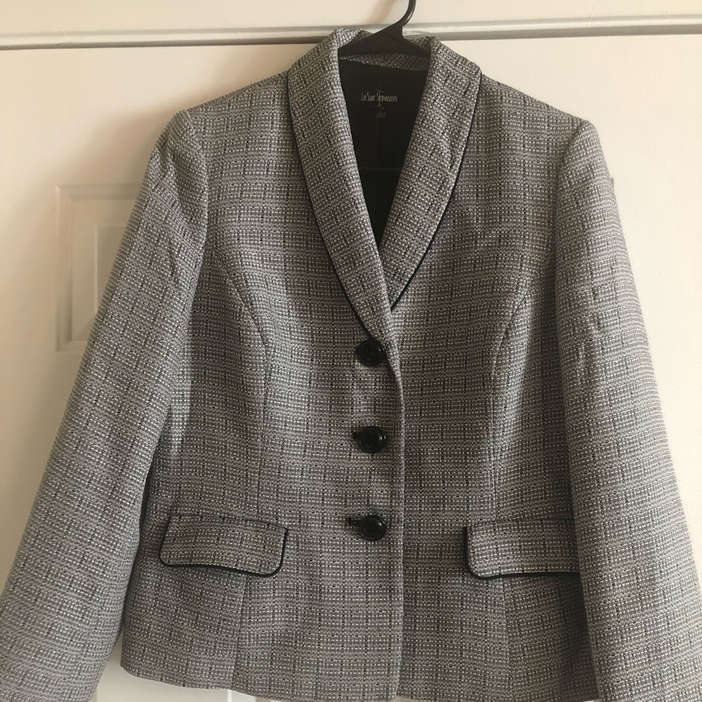 Blazer - Picture 2 of 4